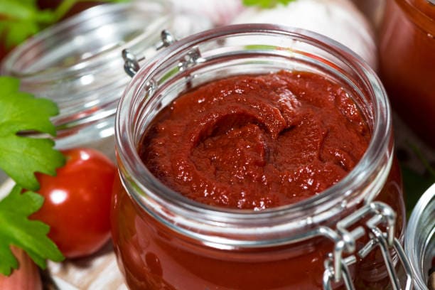 رب گوجه فرنگی خانگی تازه با طعم طبیعی و غلظت مناسب